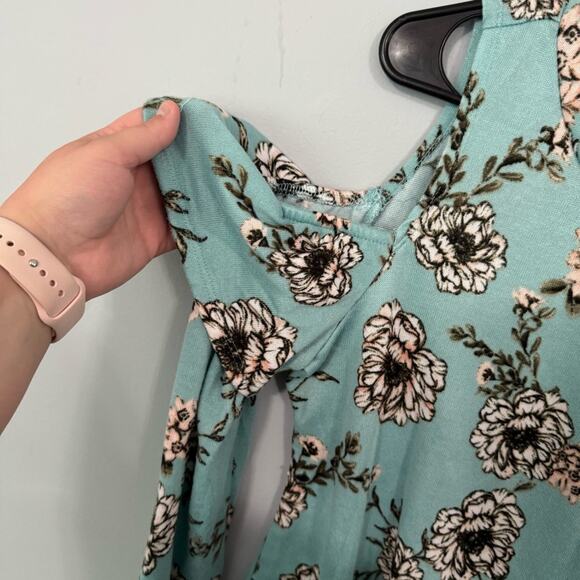 Kristin Nicole Floral Cold Shoulder Top Women’s Size Large Spandex Blend - Picture 3 of 6